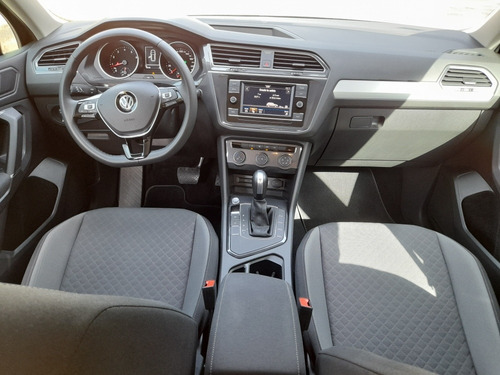 Imagen 13 de 15 de Volkswagen Tiguan 2020 1.4 Trendline Plus At