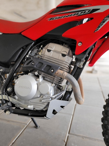 Imagen 6 de 6 de Honda Tornado
