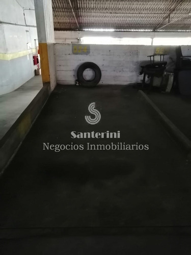 Imagen 5 de 5 de Venta Garage Centro, Galeria Del Litoral, Colonia Y Yi, Frente Automovil Club