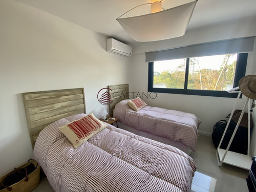Imagen 13 de 30 de Venta Apartamento 2 Dormitorios Playa Mansa Punta Del Este - Punta Del Este Mansa