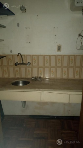 Apartamento - Cordón Mono De 40m², Division, Gc: Aprox 2900$ Porteria 24hs