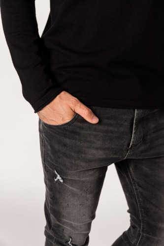 Imagen 4 de 5 de Sweater Tascani Daxico Negro Hombre Cuotas