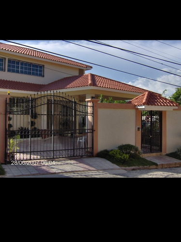 Casa En Venta De Oportunidad