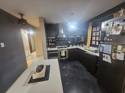 Importante Inmueble: Yerba Buena - Peru 1400 - 1350 M2 Lote