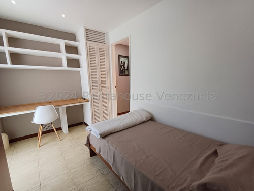 24-28866.- Bello Apartamento, Amplio, Con Terrazas Privadas En Ambas Habitaciones, Amoblado Y Listo Para Llegar.