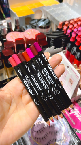 Lápiz Delineador De Labios Qibes De Larga Duración