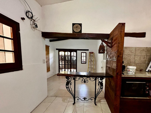 Casa En Venta 3 Dormitorios, 2 Baños, Con Arroyo, Tanti