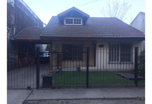 Imagen 8 de 14 de Hermoso Chalet En Venta