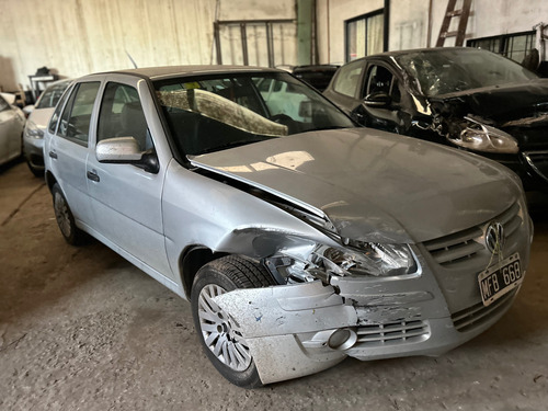 Volkswagen Gol Power 1.4n 5p Chocado Un Guardabarro Funciona