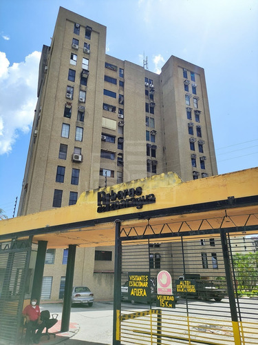 Imagen 2 de 16 de Invalmhouse Inmobiliaria. Apartamento En Venta Riberas De Izcaragua. La Vaquera Guarenas.