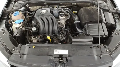 Volkswagen Jetta 2.0 Live Mt