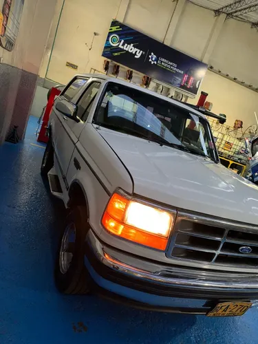 Ford Bronco 5.0 Xlt