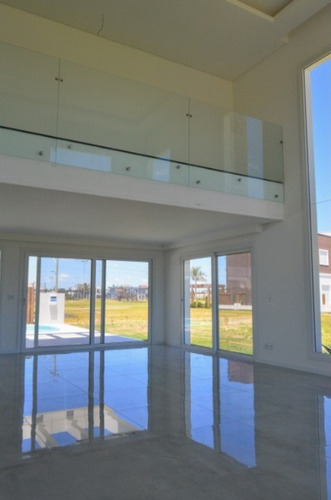 Imagem 23 de 30 de Casa À Venda Em Atlântida Sul - Ca00820 - 33410295
