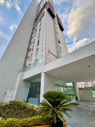 Vive Con Estilo En Argenta Towers, Bosque Real !