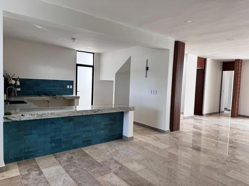 Casa Con 4 Recámaras Y Piscina, En Venta, Dzitya