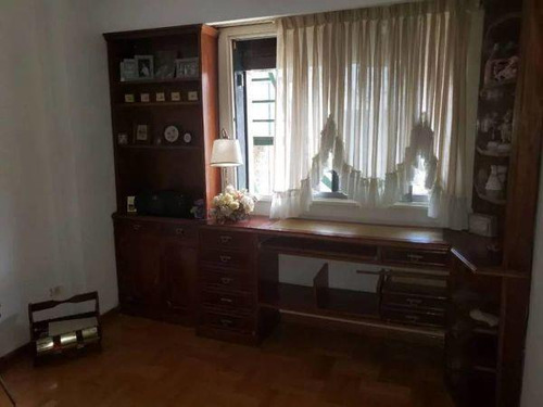 Villa Devoto - Venta Chalet En 2 Plantas, Garage