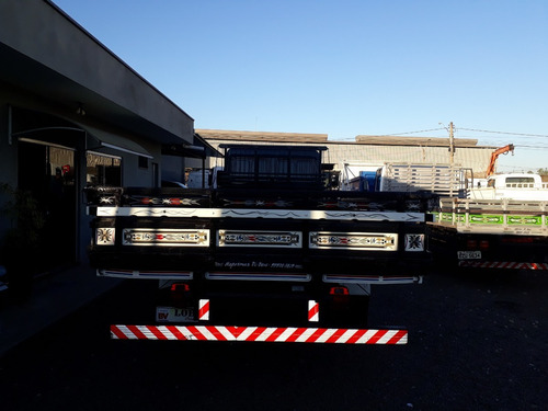 Imagem 5 de 12 de Ford Cargo 816