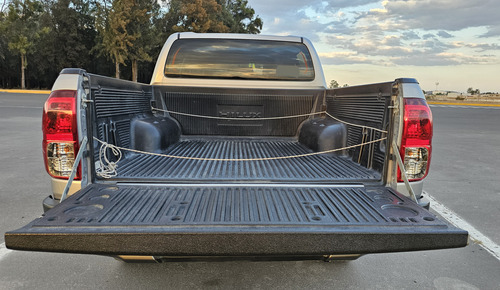Toyota Hilux 2.7 Cabina Doble Sr Mt
