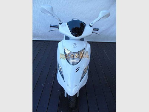 Suzuki Burgman 125 2019 Branca