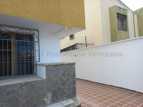 Imagen 9 de 29 de Hermosa Casa Unifamiliar, Moderna, Con Cocina Semiequipada En Trigal Norte, Pisos De Porcelanato, Area De Bar Con Aire Splitt Que Abarca Para La Sala Patio Confortable, Ubicada En Calle Cerrada