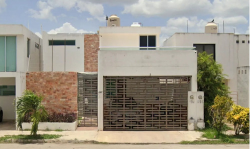 Venta De Casa En Av 51 Real De Montejo Mérida De Recuperación Bancaria. Fm17