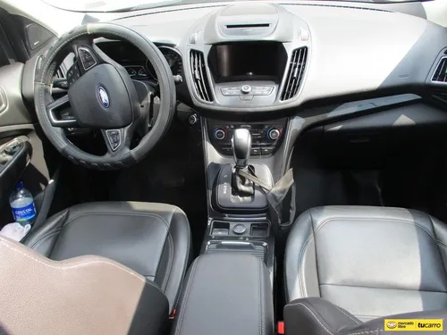 Ford Escape TITANIUM 4X4 2000CC AT AA