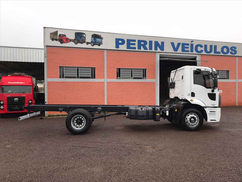Imagem 4 de 11 de Caminhao Ford Cargo 1719