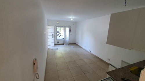 Imagen 5 de 13 de Departamento En Venta En José C Paz