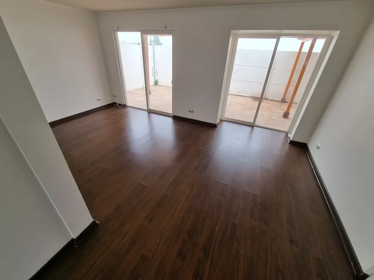 Imagen 3 de 21 de Casa 3 Dormitorios 2 Baños. Condominio. Cercano Mall Plaza