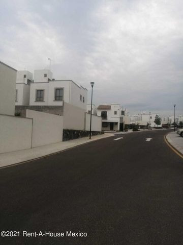 Imagen 1 de 13 de Se Renta Casa Amueblada En Provenza De 3 Recamaras Y 3 Baños