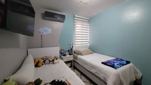 Townhouse En Naguanagua Urb. Tazajal Res. Altos De Monte Alegre Country - Rc