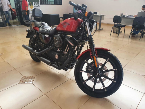 Harley 883