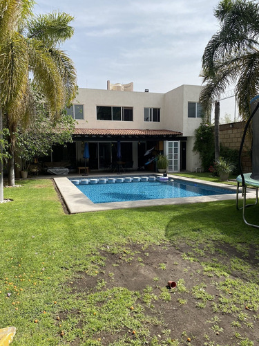 Casa En Renta En Huertas La Joya Queretaro, Con Alberca Y 4 Recamaras.