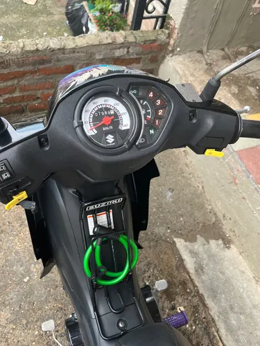 Viva R Negra Con Calcas Tornasol Moradas