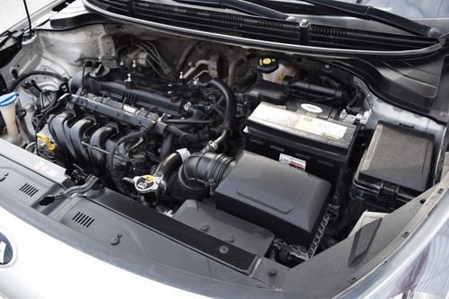 Imagen 12 de 13 de Kia Rio L 2020