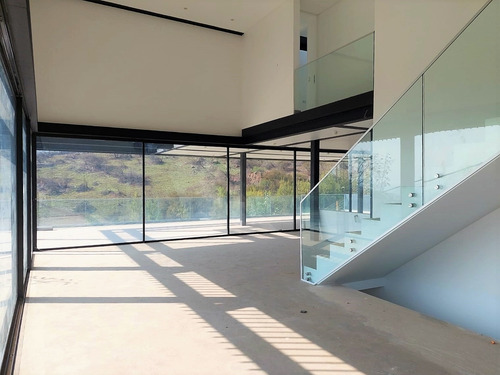 Imagen 6 de 19 de Moderna Casa En La Reserva