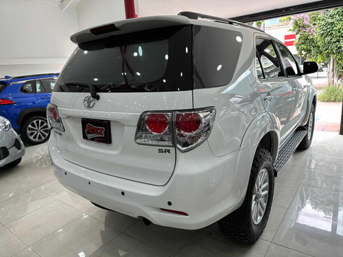 Imagen 12 de 13 de Toyota Fortuner Sr