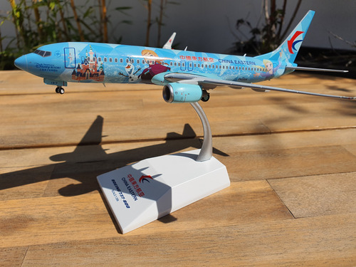 China Eastern 737-800 Frozen 1:200 Jc Wings Avión A Escala (Usado)