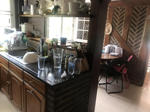 Hermosa Casa De Época En Un Entorno Increíble Y Único, Ubicada Sobre Un Exclusivo Cul De Sac