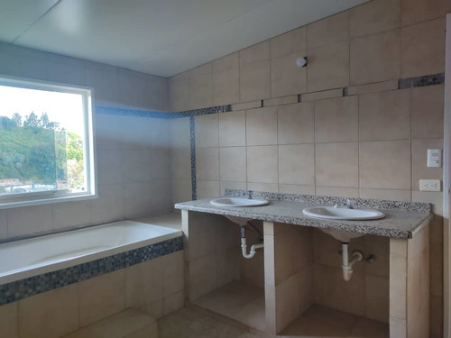 Imagen 11 de 14 de Cómoda Casa A Estrenar En Urb Villa Tovar Carrizal