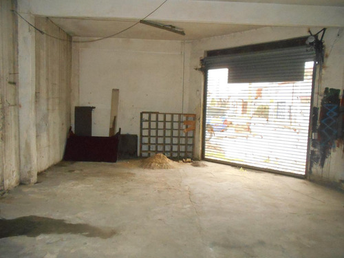 Venta Local S/lote De 9.27x24.75m² - En Ramos Mejia - Buen Estado