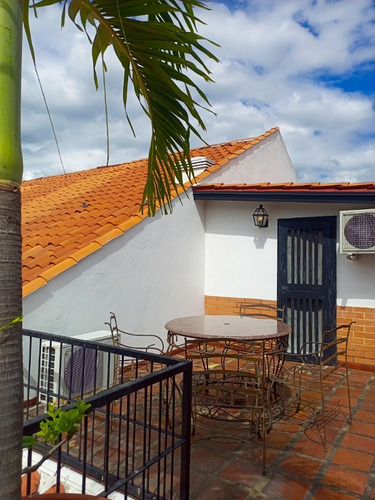 Casa En Urb Quintas Del Norte, Naguanagua. Carabobo. Vende Lino Juvinao