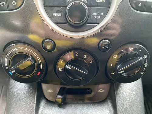 Mazda 2 1.5 15hm8 2010