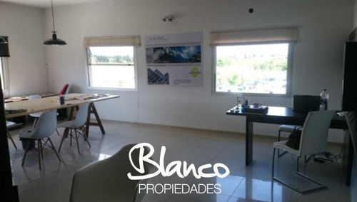 Imagen 1 de 11 de Oportunidad! Importante Oficina Muy Espaciosa Y Luminosa En El Edificio Riviera Park