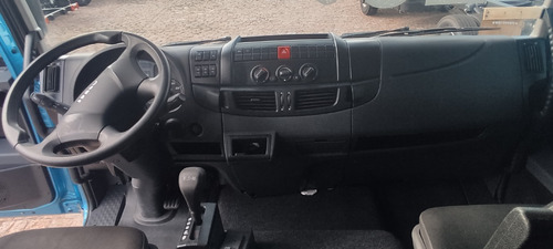 Iveco Tector 31-300 8x2 Azul Iveco 12 Pneus 0 Km Conservado