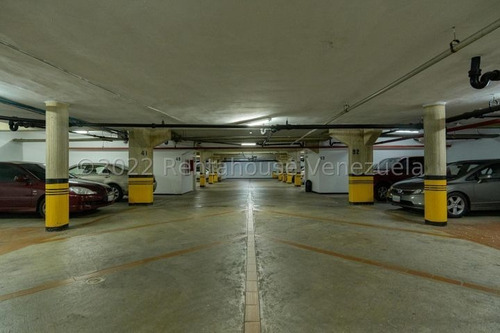 Imagen 25 de 25 de Mls #23-213 Único, Exclusivo E Inigualable Penthouse De Dos Niveles En La Mejor Ubicación De Los Chorros, Son Aproximadamente 1000 Mt 2 Con Excelente Distribución, Y De Un Gusto Impecable. Afm