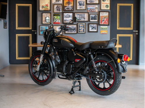 Royal Enfield Classic 350 Dark Stealth Black Reserva