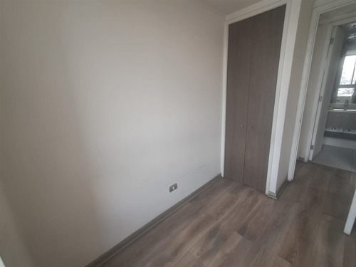 Departamento En Venta De 2 Dorm. En Estación Central