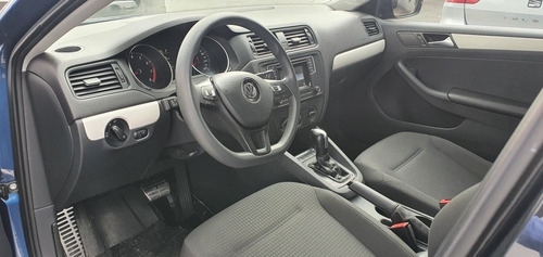 Imagen 7 de 11 de Volkswagen Jetta 2.5 Comfortline Tiptronic Azul 2018