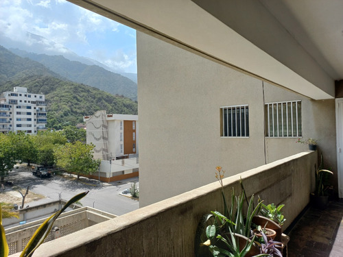 Apartamento En Macuto | 46m2. Ref.25m Negociable | Ave. La Playa | Vende Propietrario